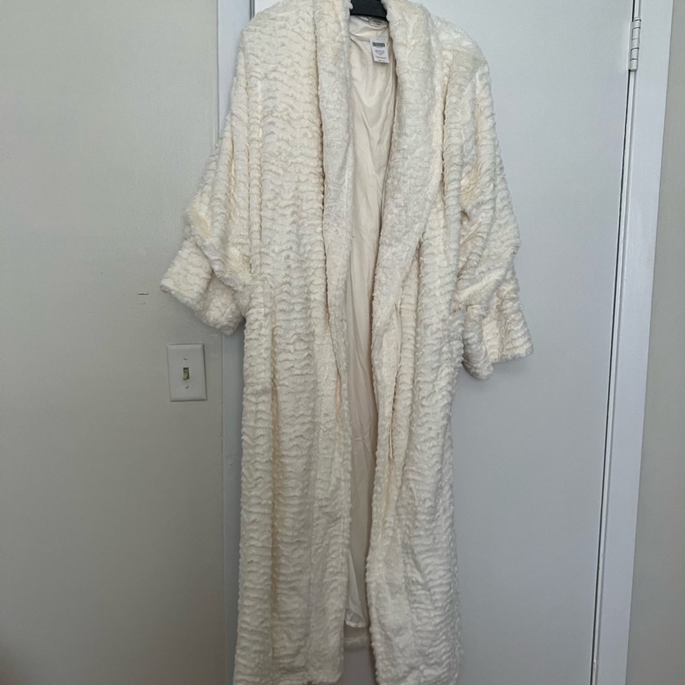 Soma Cozy Cream Textured Robe